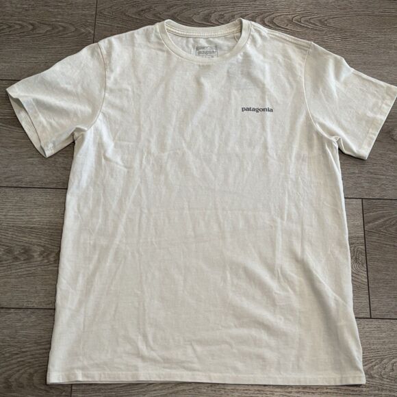 Patagonia Fitz Roy Icon Responsibili-Tee Mens Medium Shirt Birch White 37665 NWT - Picture 2 of 6